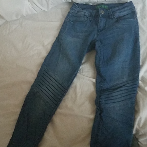 Jeans - Picture 1 of 7